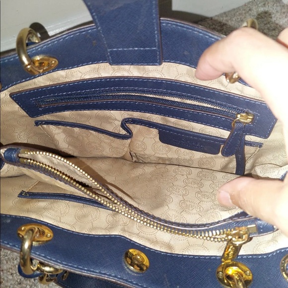 Michael Kors Purse : 1974222 : Heavy Weight Bag : No Tags : Has Key Chain Loop - Picture 3 of 4